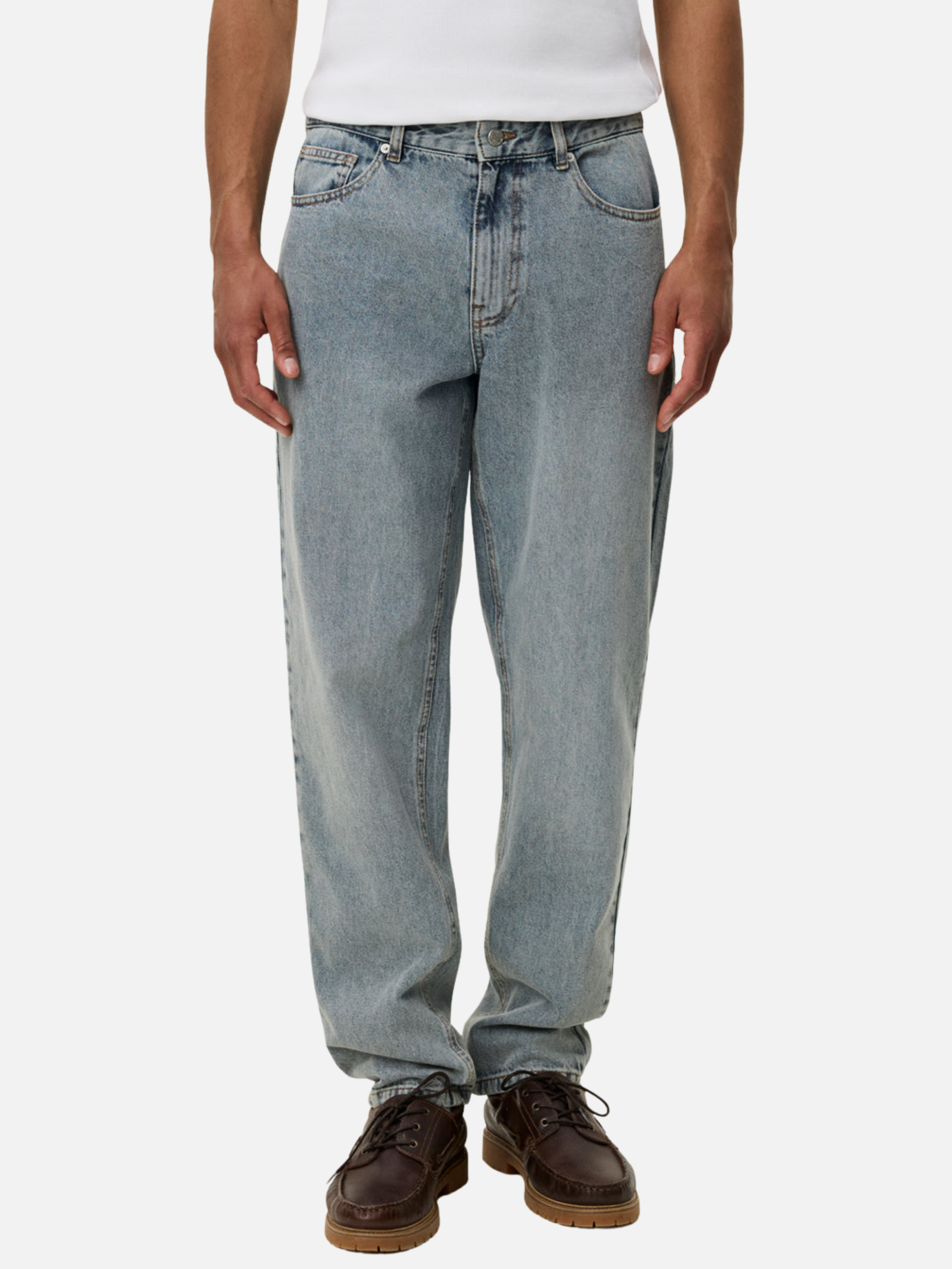 Les Deux Ryder Washed Denim Jeans Pants Loose Tapered Fit Light Indigo Wash Pants Bottoms for Men Athens GA Georgia Kempt Menswear Store Near Me