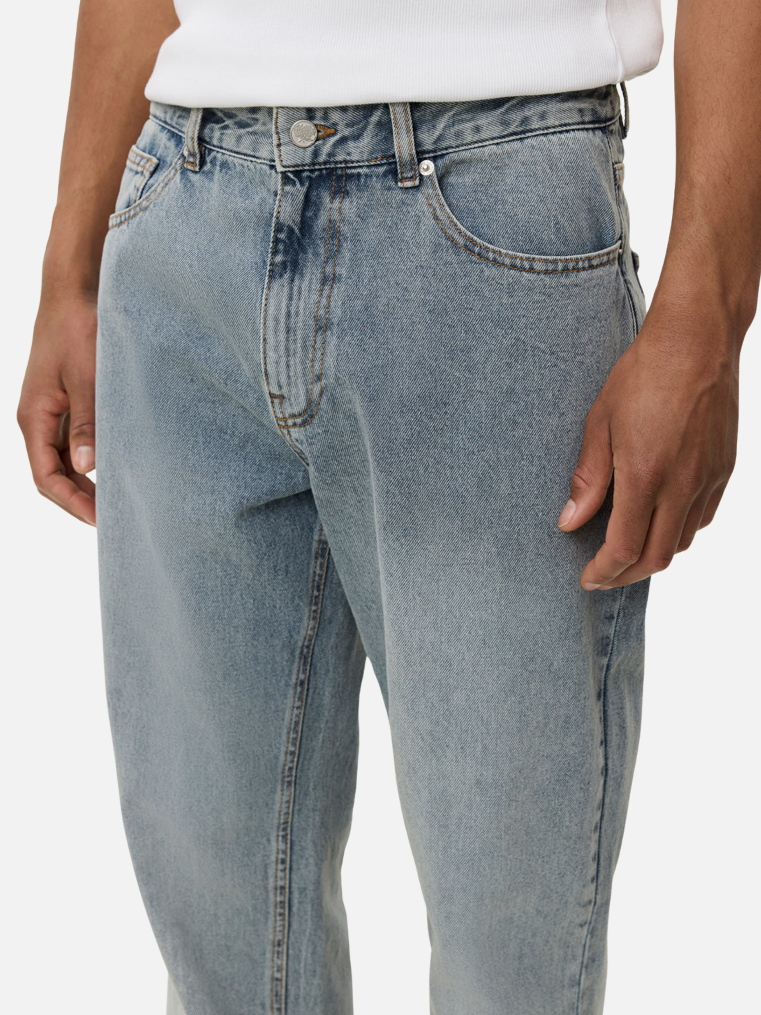 Les Deux Ryder Washed Denim Jeans Pants Loose Tapered Fit Light Indigo Wash Pants Bottoms for Men Athens GA Georgia Kempt Menswear Store Near Me