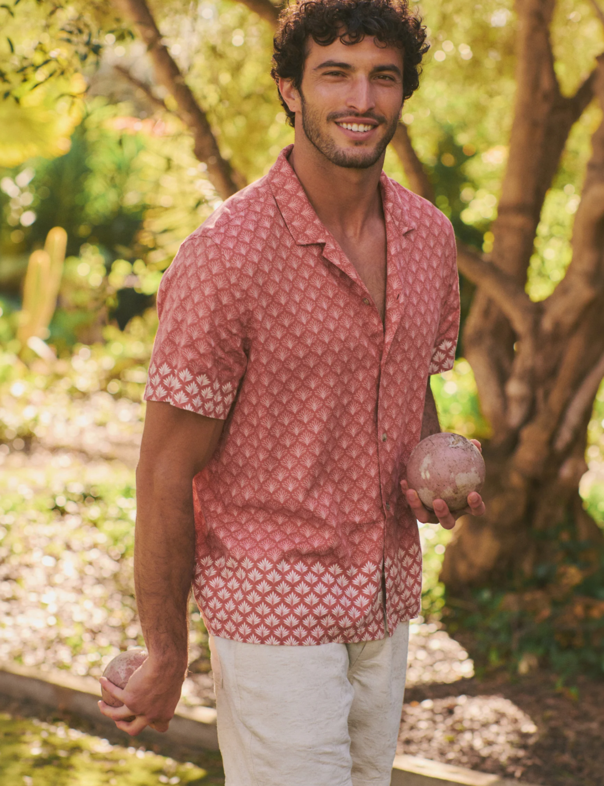 Marine-Layer_Product_Pics_-_Marine_Layer_Stu_Linen_Resort_Shirt_WITHERED_ROSE_AGAVE_PRINT_2.png