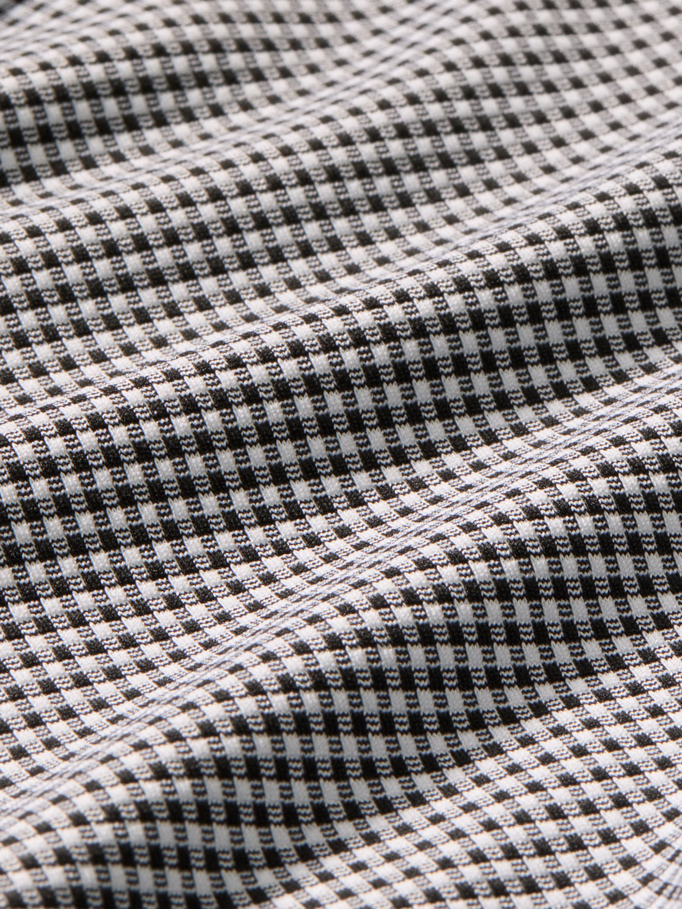 Mizzen + Main Halyard LS Long Sleeve Dress Shirt Collared Button Up Men’s Top for Men Work Formal Attire Dress Shirt Black White Peter Gingham Pattern Athens GA Georgia Kempt Menswear Store Near Me Wrinkle Free Lightweight Fabric